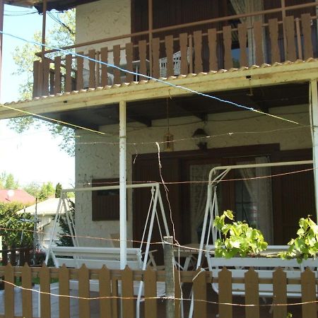 Agancs Vendeghaz Hotell Balatonszárszó Eksteriør bilde
